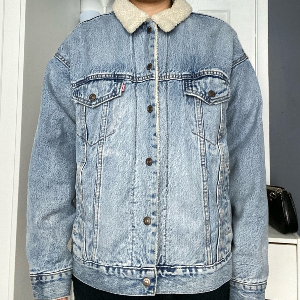 Levi’s Classic Denim Jacket - Picture 2 of 4